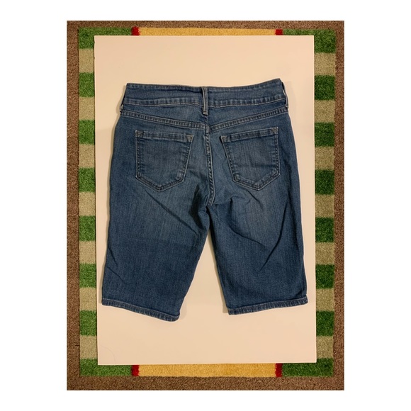 🌿 Old Navy Shorts — FREE W/ BUNDLE - Picture 2 of 2